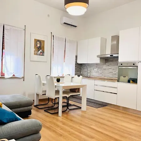 Turistico In Zona - Aeroporto Fco * فيوميتشينو